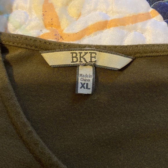 Top - Picture 3 of 3